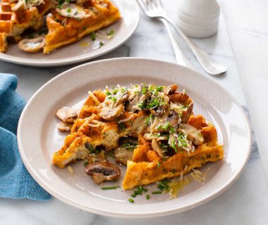 Mushroom and Cheddar Omelette Waffles 0431 (1)